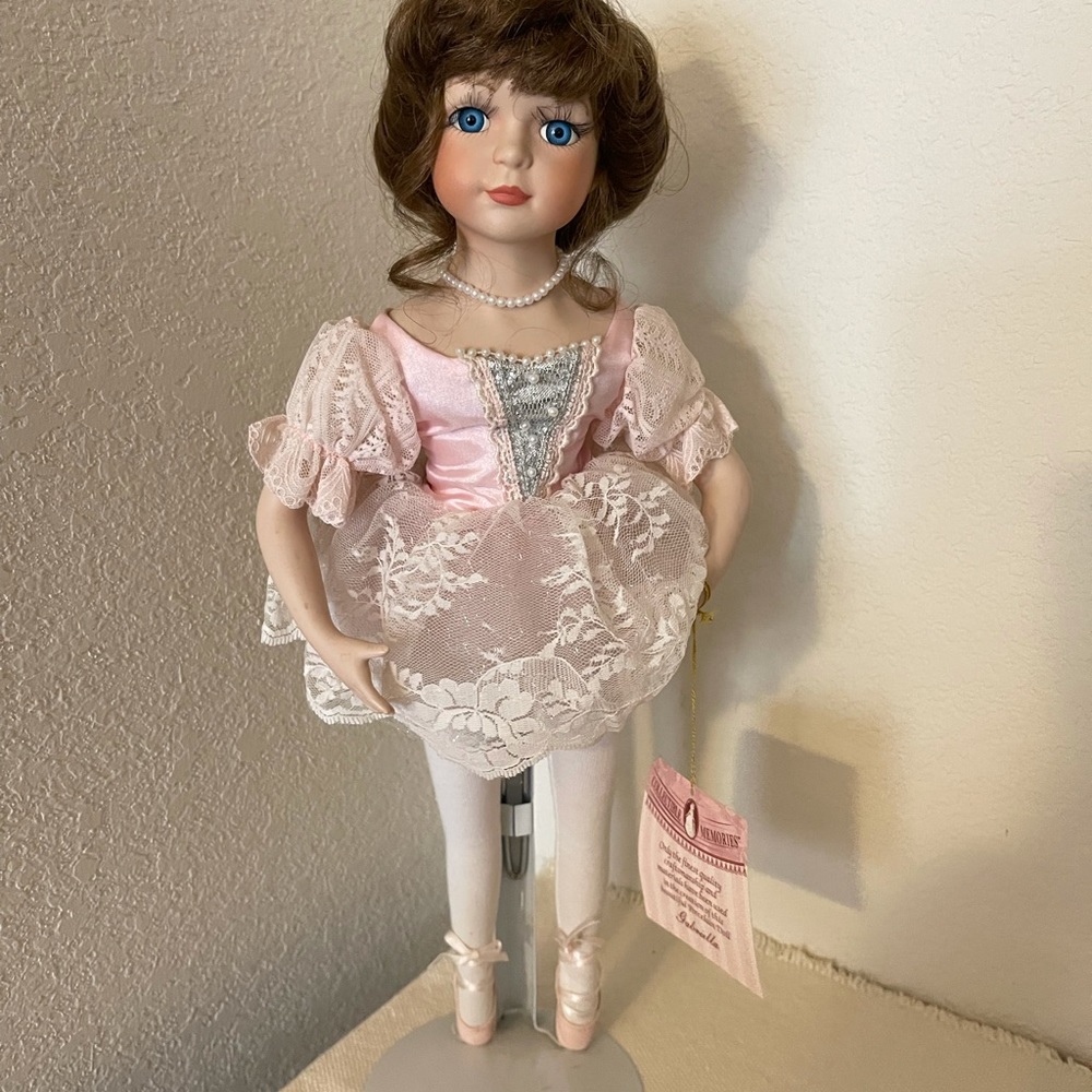 Vintage Collectible Memories Porcelain Doll Limited Edition Gabrielle